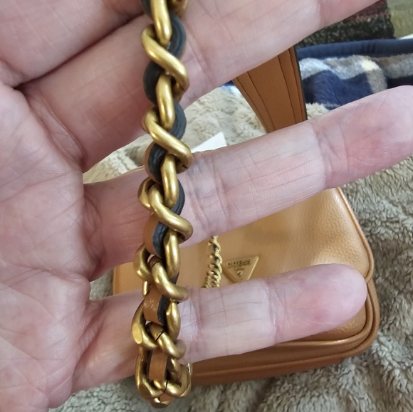 NWT GUESS BECI CROSSBODY - Picture 3 of 9